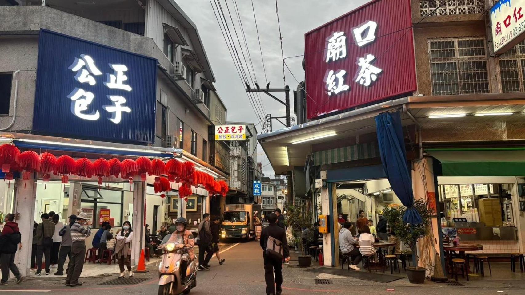 五指山東大門夜市民宿-有旅遊補助-有洗烘衣機-可停重機-可包棟 Hualien City Exterior foto